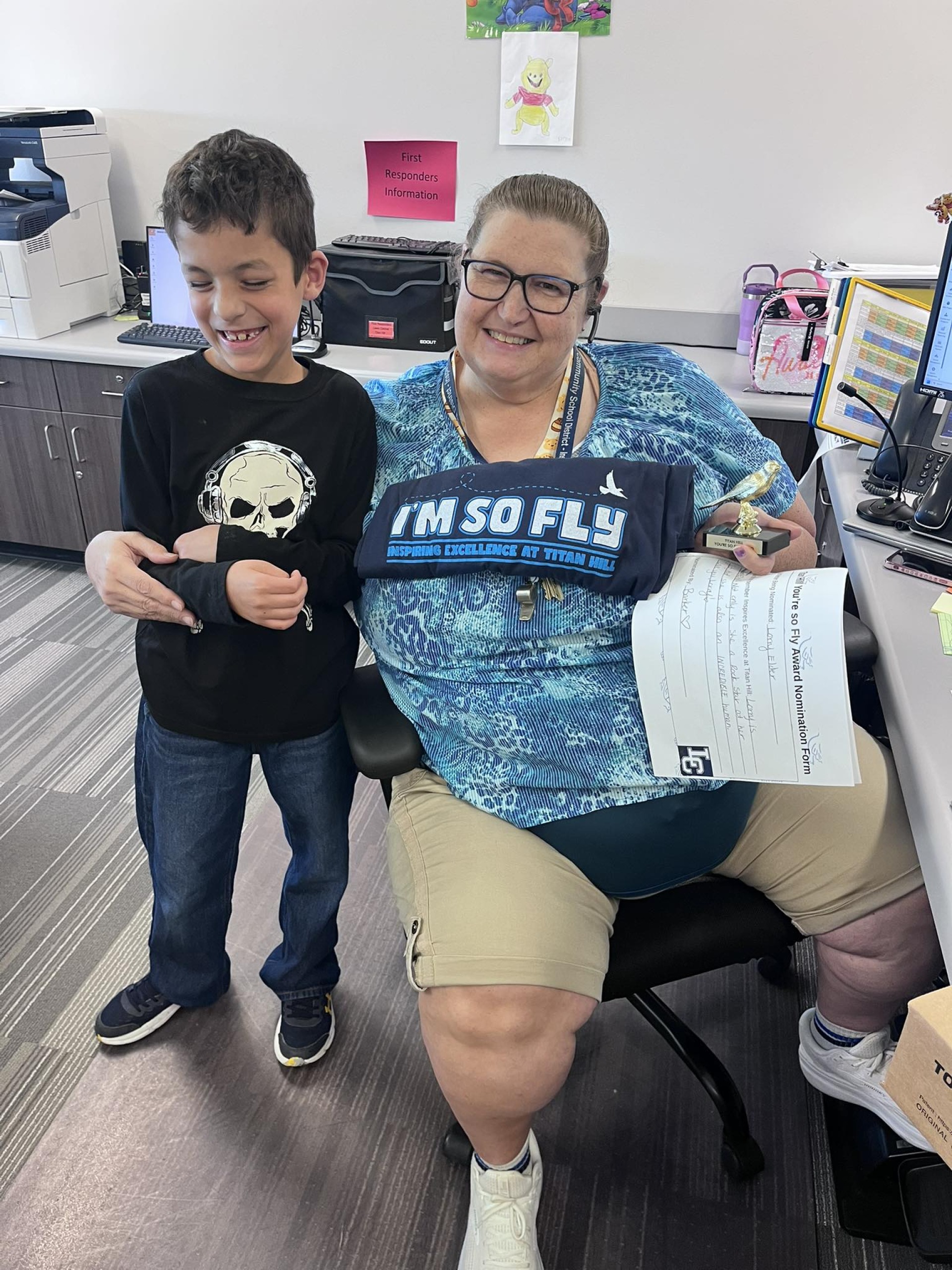 Miss Lorry with her "Youre so Fly" award